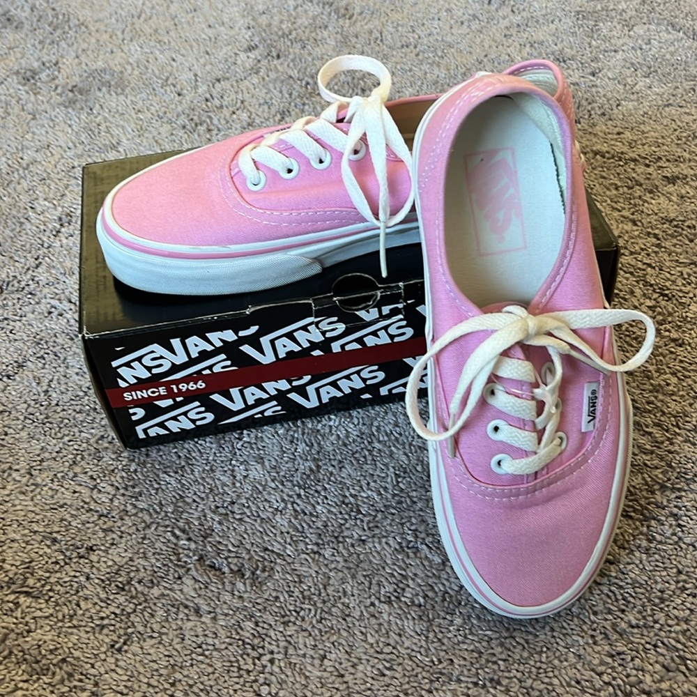 Vans - Picture 2 of 7